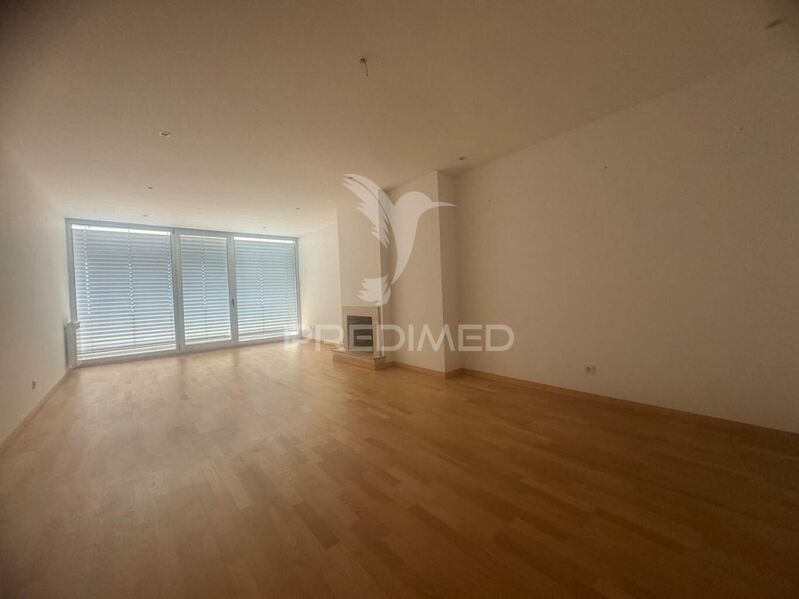 Apartment 3 bedrooms Azurém Guimarães - garage, great location, 3rd floor, central heating, balcony, double glazing, boiler