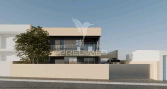 House 4 bedrooms Almada - garden, barbecue, balcony, double glazing, swimming pool, air conditioning, balconies, solar panels, garage