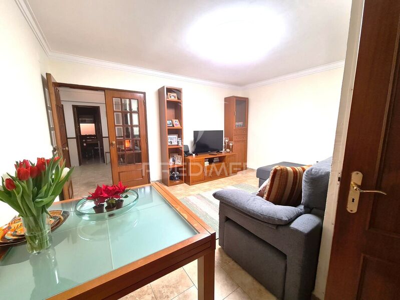 Apartment 2 bedrooms Alhos Vedros Moita - kitchen, store room, tennis court, marquee, swimming pool, attic