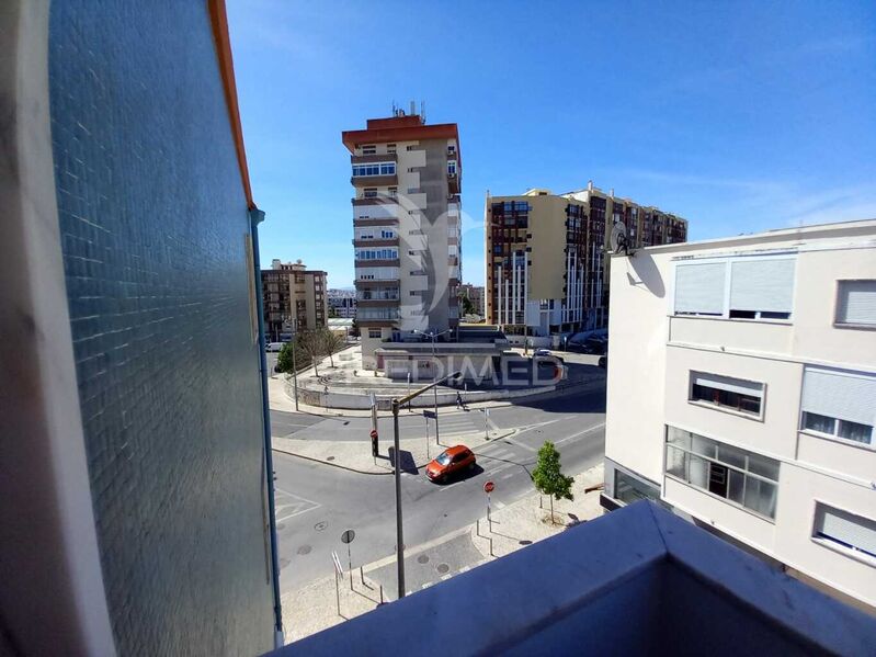 Apartment Refurbished in the center T3 Almada - balcony, air conditioning, balconies, floating floor