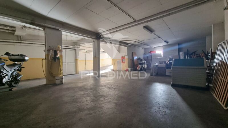 Garage with 168sqm São Sebastião Setúbal - ,