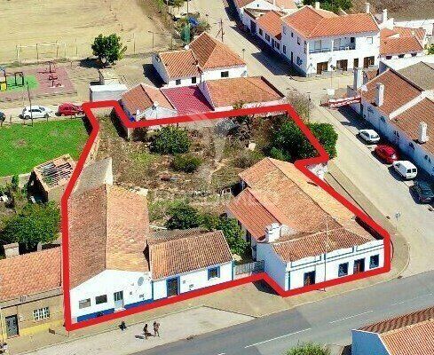 House to recover Santiago do Cacém - private condominium, backyard