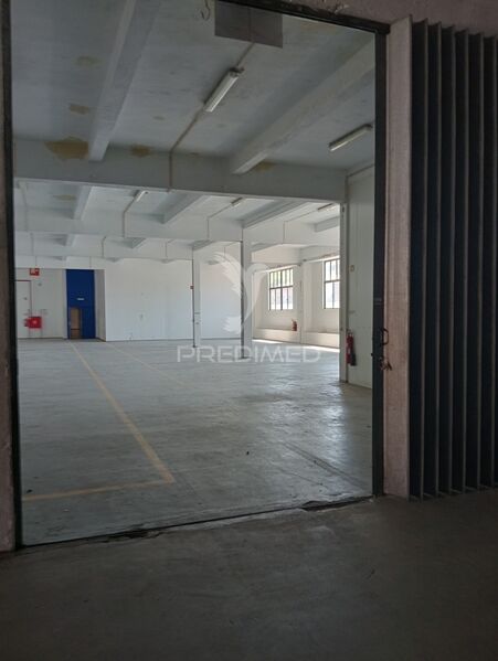 Warehouse with 1270sqm Paranhos Porto - air conditioning, storage room