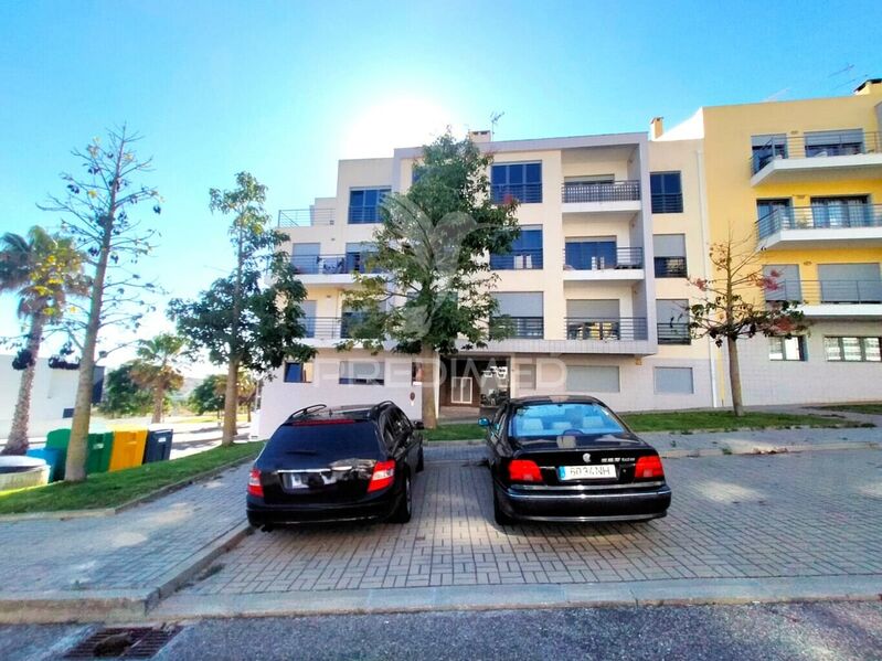 Apartment excellent condition T3 Mafra - garage, store room, air conditioning, swimming pool, terrace, boiler, gardens, barbecue, kitchen, lots of natural light