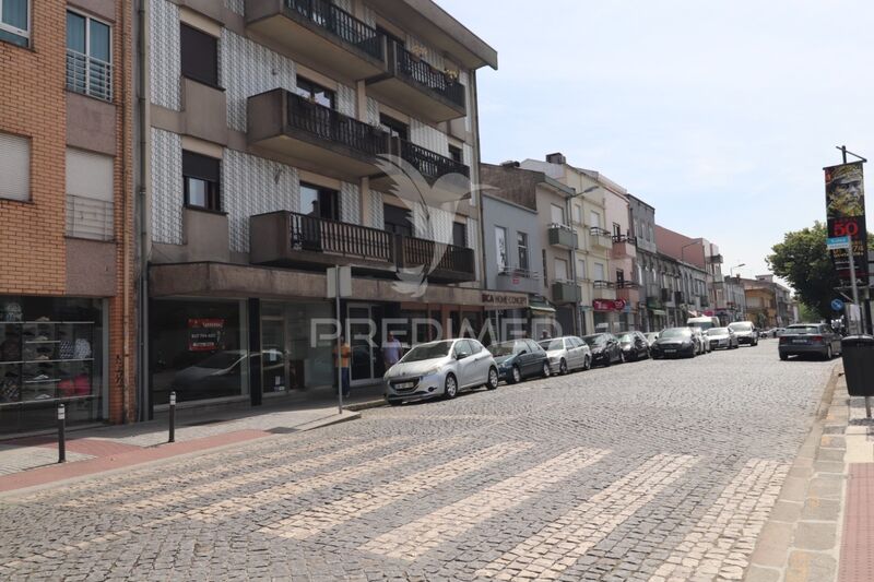 Shop in the center Barcelos - equipped, air conditioning