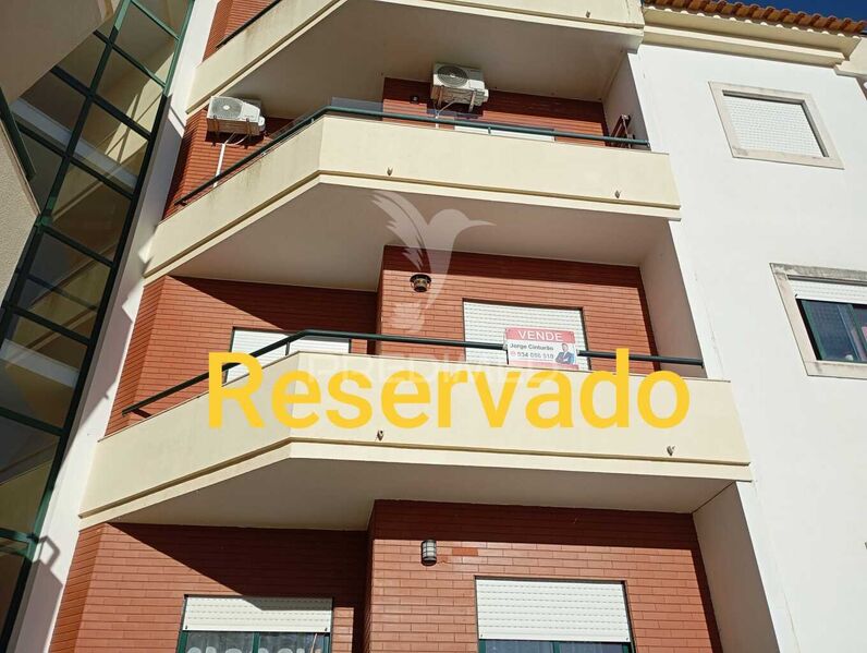 Apartamento T3 Moderno em urbanização Alpiarça - parque infantil, ténis, piscina, ar condicionado, varanda