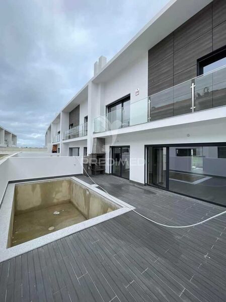 House V4 Modern townhouse Alcochete - garage, balcony, swimming pool