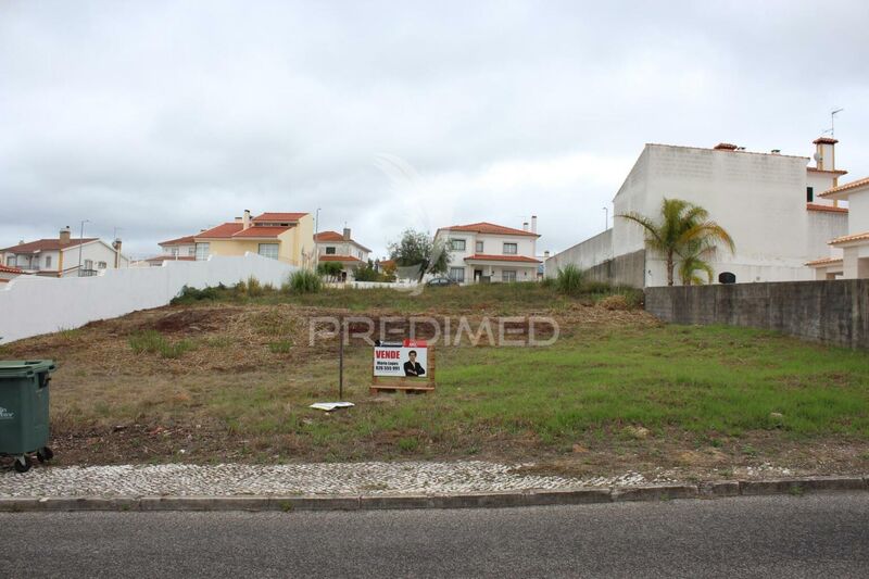 Plot of land with 624.75sqm Rio Maior - easy access