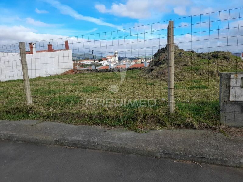 Terreno com 409.95m2 São Mateus Angra do Heroísmo - bons acessos