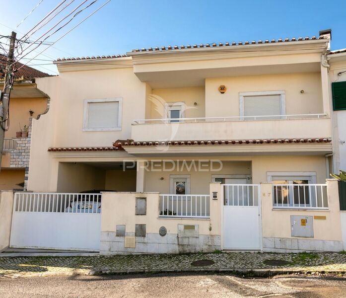 House V7 Modern Loures - garage, double glazing, attic, air conditioning, solar panels, swimming pool