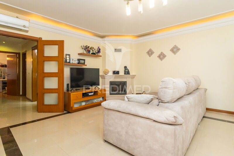 Apartment 2 bedrooms Casal de Cambra Sintra - garage, barbecue, fireplace, store room