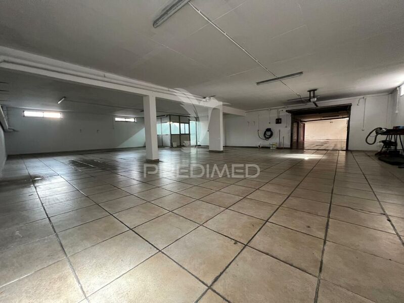 Garage Closed with 133.60sqm São Sebastião Setúbal - easy access, bathroom, store room