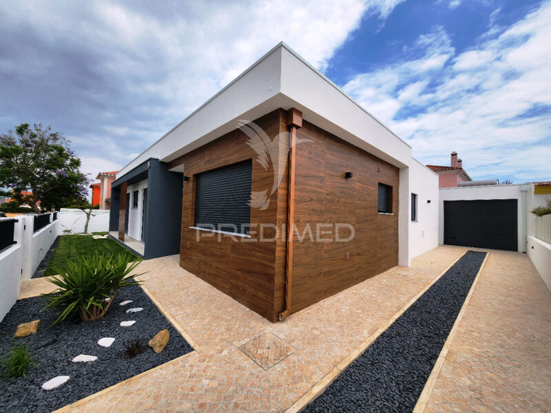 House nueva V4 Setúbal - swimming pool, garden, air conditioning, barbecue, garage, parking lot, solar panels, double glazing