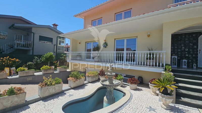 House 4 bedrooms Santo Tirso - heat insulation, central heating, garage, fireplace