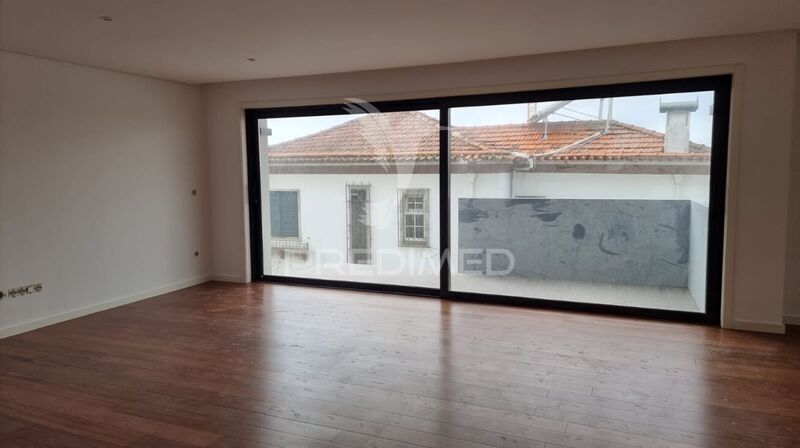 Apartamento T3 de luxo Vila Nova de Gaia - r/c, varandas, garagem