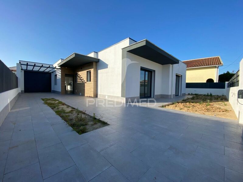 House 4 bedrooms Isolated Setúbal - equipped kitchen, barbecue, garden, garage, swimming pool