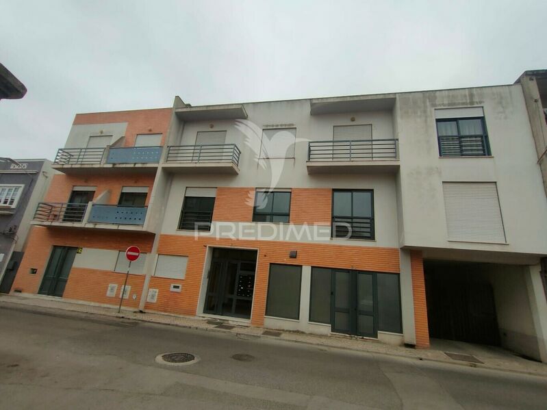 Apartamento T2 Renovado Moita - arrecadação, 1º andar, vidros duplos, sótão, garagem