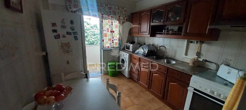 Apartamento com boas áreas T2 São Sebastião Setúbal - varanda