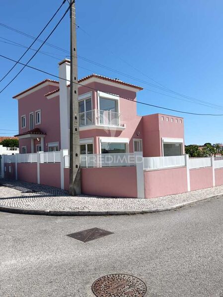 House V4 Refurbished Almada - garage, barbecue, attic, terrace, balcony, quiet area, terraces, balconies