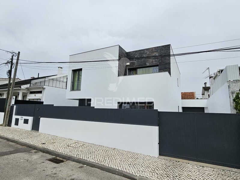 House Modern V4 Quinta do Conde Sesimbra - garage, barbecue, fireplace, solar panels, equipped, air conditioning, double glazing