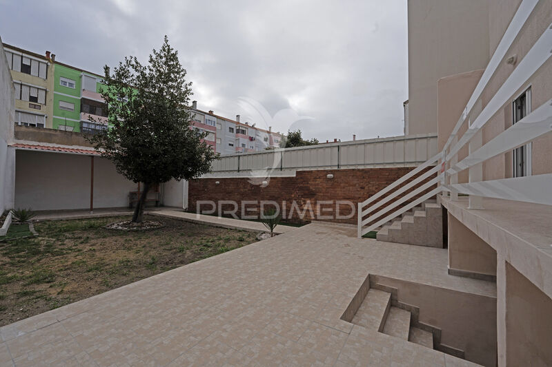 Apartment 3 bedrooms Refurbished Barreiro - thermal insulation, kitchen, double glazing, barbecue