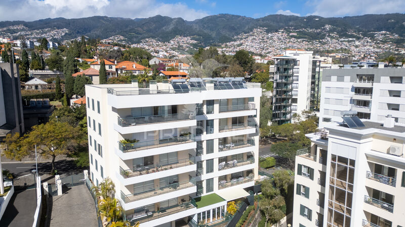 апартаменты T3 Sé Funchal - экипированная кухня, закрытый кондоминиум, веранда, подсобное помещение, гараж