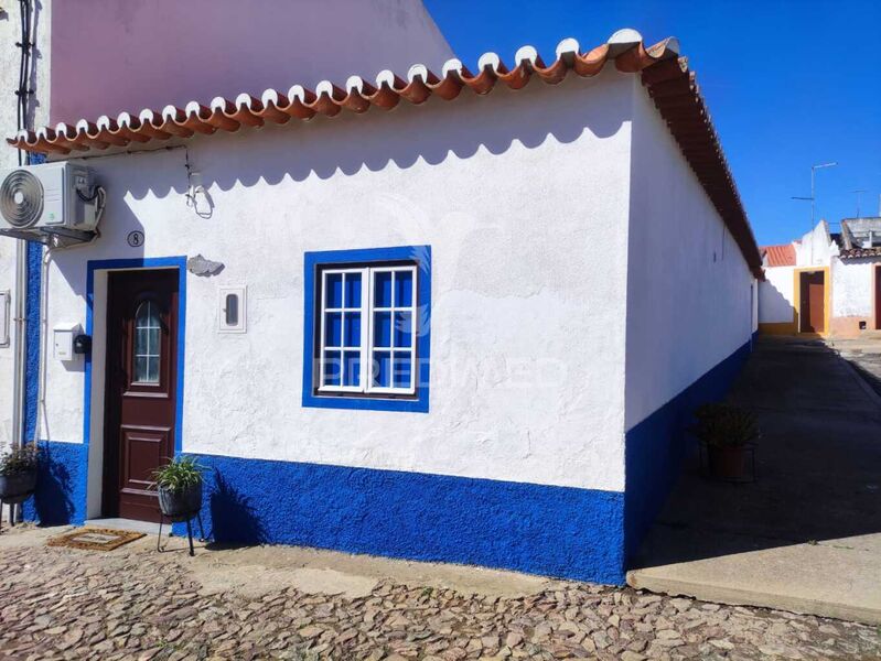 Small house Semidetached V1 Entradas Castro Verde - fireplace, tiled stove