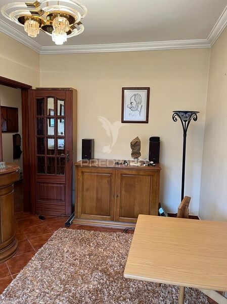 Apartment 3 bedrooms in good condition Barreiro - great location, balcony