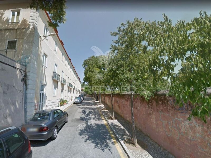 Apartamento em bom estado T2 São Vicente de Fora Lisboa