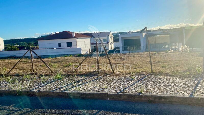 Lote de terreno novo com 561m2 Rio Maior