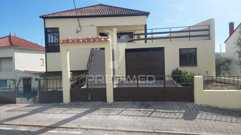 House 3 bedrooms Paul Covilhã - garage, equipped kitchen