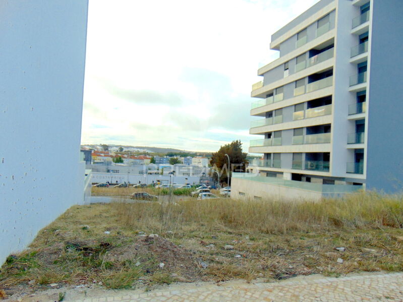 Terreno Urbano para construção Venteira Amadora