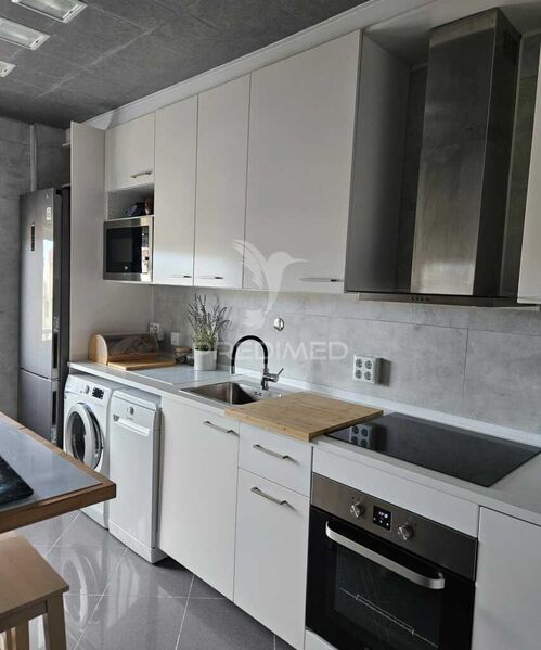 Apartamento T3 Remodelado Almada - varandas, isolamento térmico, ar condicionado