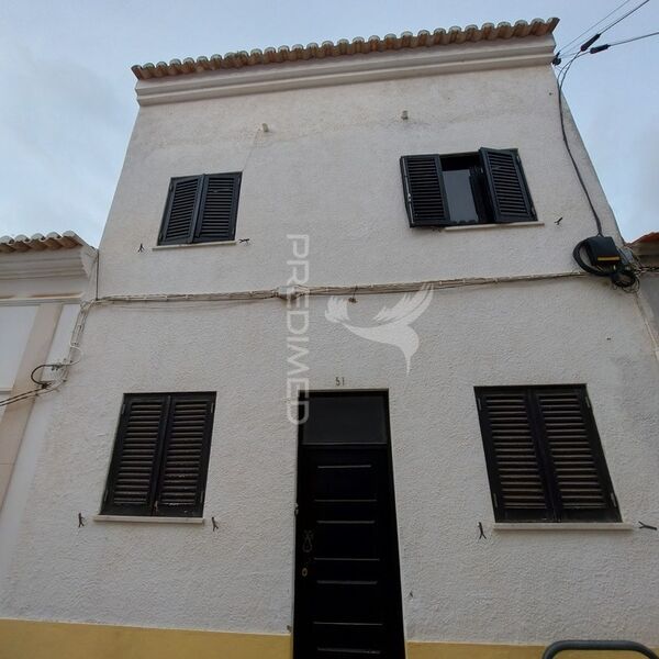 House 5 bedrooms in the center Lagos - balcony, balconies, fireplace, attic, backyard, garage