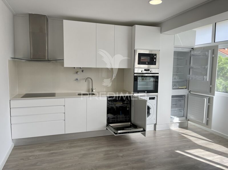 Apartment well located T2 Moita - 2nd floor, thermal insulation, kitchen