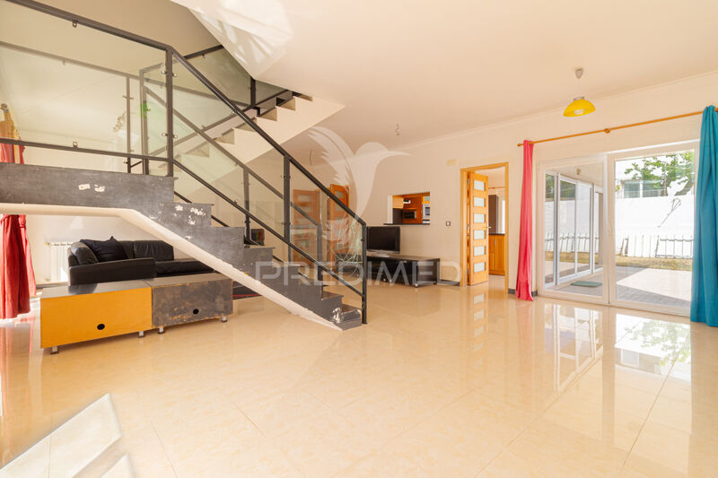 House Isolated 3 bedrooms Almada - air conditioning, terrace, garage, balcony, solar panels, attic