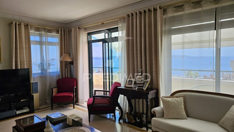 Apartment 4 bedrooms Duplex Oeiras - air conditioning, boiler, central heating, gated community, swimming pool, fireplace, garage, balcony, garden, double glazing, splendid view, floating floor, river view