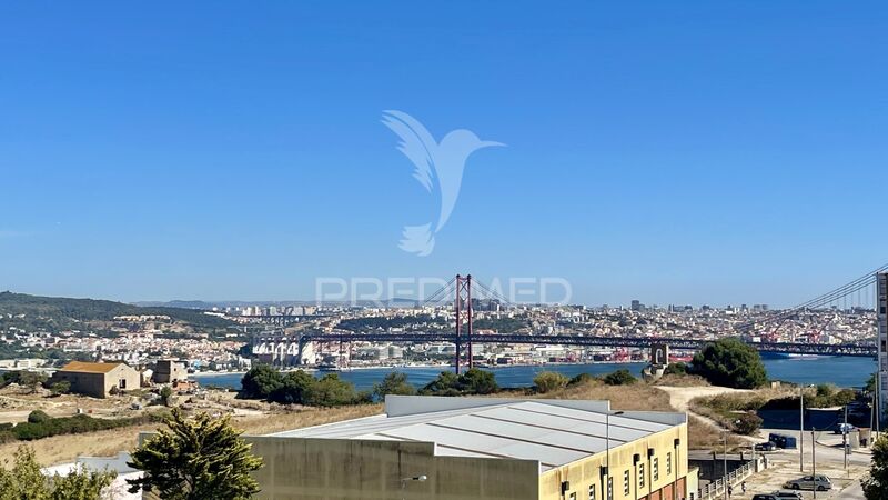 Apartment T3 Almada - ,