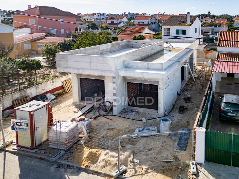 Moradia Térrea V3 Fernão Ferro Seixal - piscina, alarme, cozinha equipada, garagem, vidros duplos