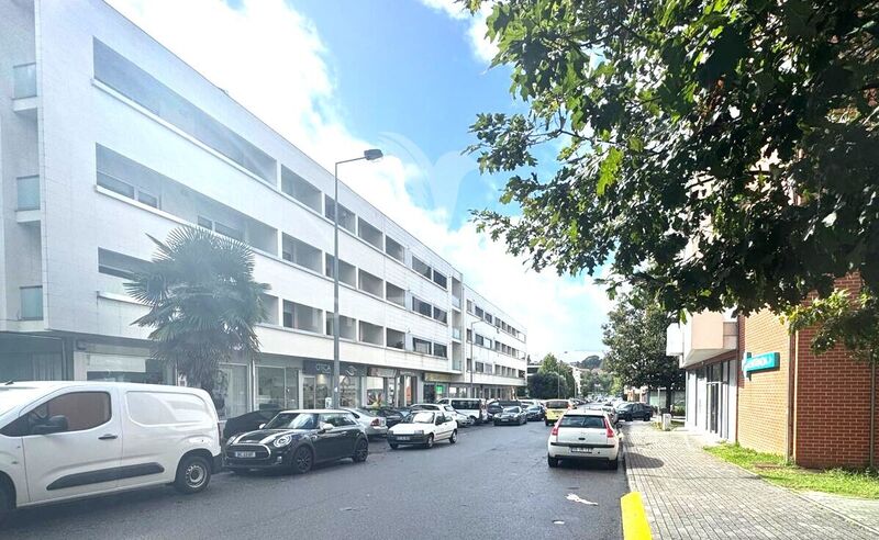 Apartamento T2 Braga - aquecimento central, ar condicionado, lareira, varanda, garagem, arrecadação