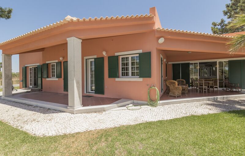 House 4 bedrooms Luxury excellent condition Troia Sado Setúbal - acoustic insulation, underfloor heating, garage, solar panels, garden, terrace, balcony, automatic irrigation system, fireplace, balconies