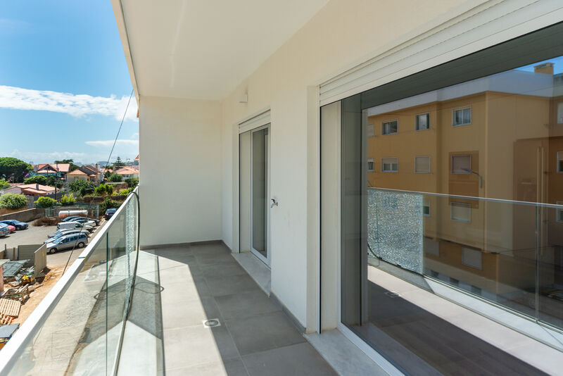 Apartment new 4 bedrooms São João do Estoril Cascais - balcony, air conditioning, store room, parking lot, balconies, lots of natural light, solar panels, double glazing