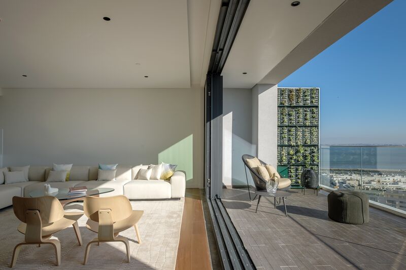 Apartment new 4 bedrooms Parque das Nações Lisboa - condominium, equipped, swimming pool, playground