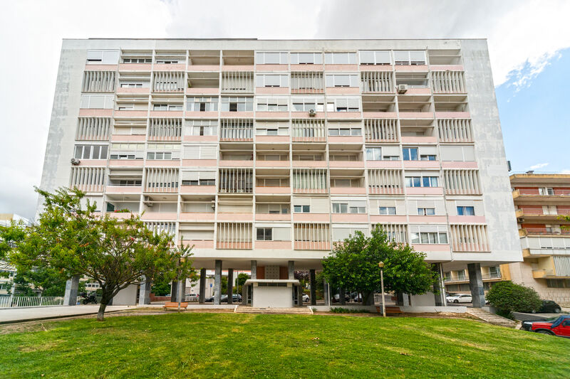 Apartment Duplex T4 Infante Santo Prazeres Lisboa - garden, balconies, store room, balcony, terrace, lots of natural light