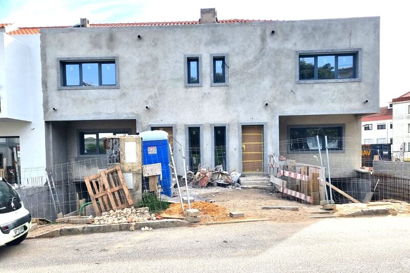 House V3 Semidetached under construction Amoreira Alcabideche Cascais - balcony, swimming pool, equipped kitchen, garden, garage