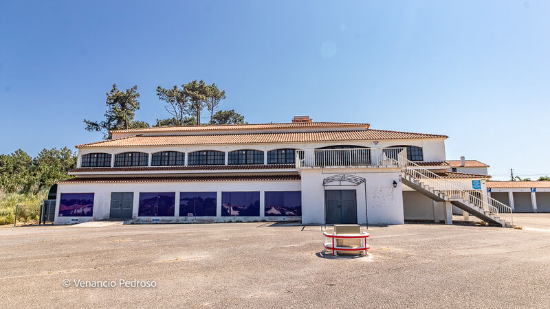 Discoteca Ericeira Mafra - кухня, просторная