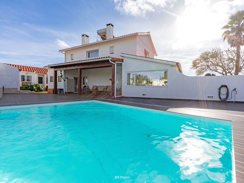 House Isolated 3 bedrooms Mafra - marquee, equipped kitchen, solar panels, garden, barbecue, swimming pool, automatic gate