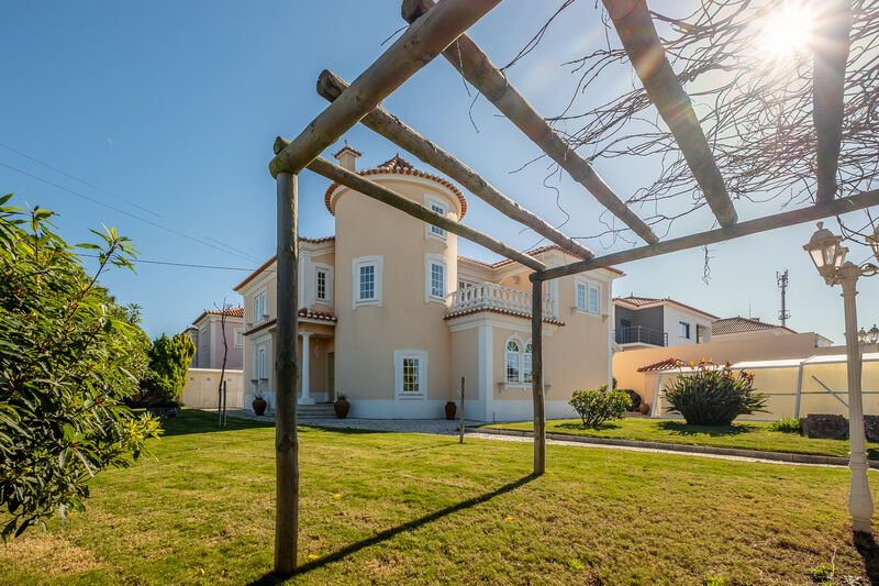 House excellent condition V5 Ericeira Mafra - barbecue, equipped kitchen, swimming pool, automatic irrigation system, boiler, fireplace, balcony, terrace, attic, sea view, central heating