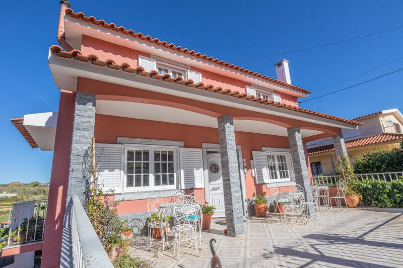 House Isolated excellent condition V5 Ericeira Mafra - garden, swimming pool, fireplace, terrace, sea view, barbecue, garage, equipped kitchen, attic
