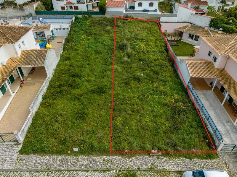 Plot of land with 445.50sqm Ericeira Mafra - water, electricity